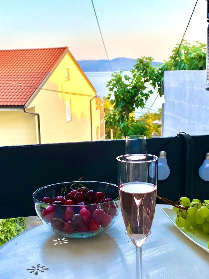 Modern Couples Coastal Getaway Mm Lägenhet Crikvenica Exteriör bild
