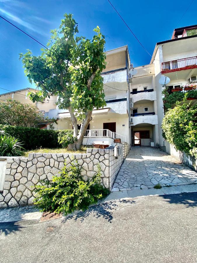 Modern Couples Coastal Getaway Mm Lägenhet Crikvenica Exteriör bild